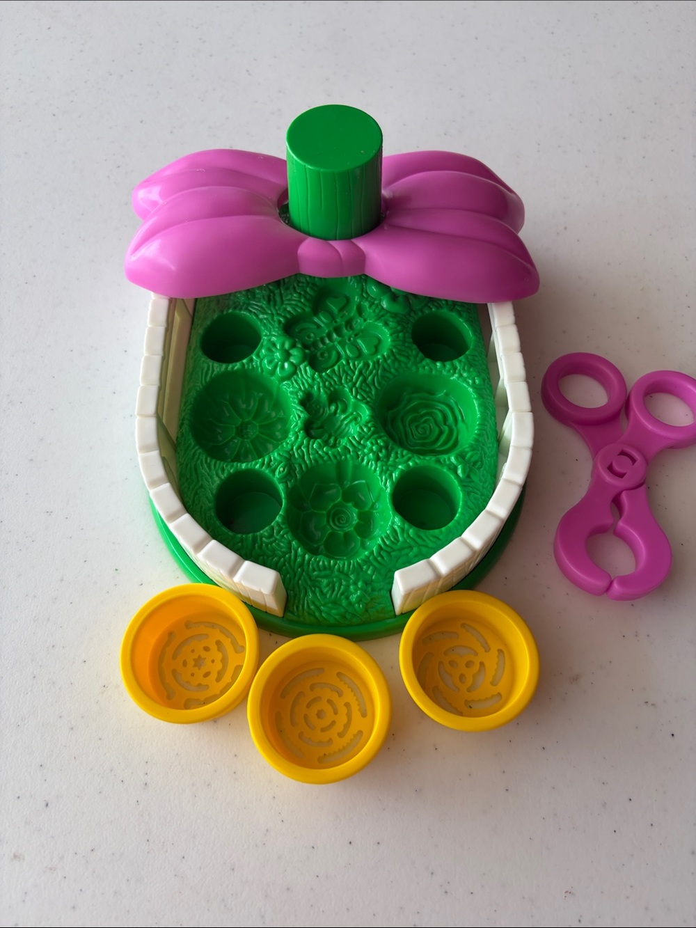 Play-Doh Magic Bloom Flower Garden Playset